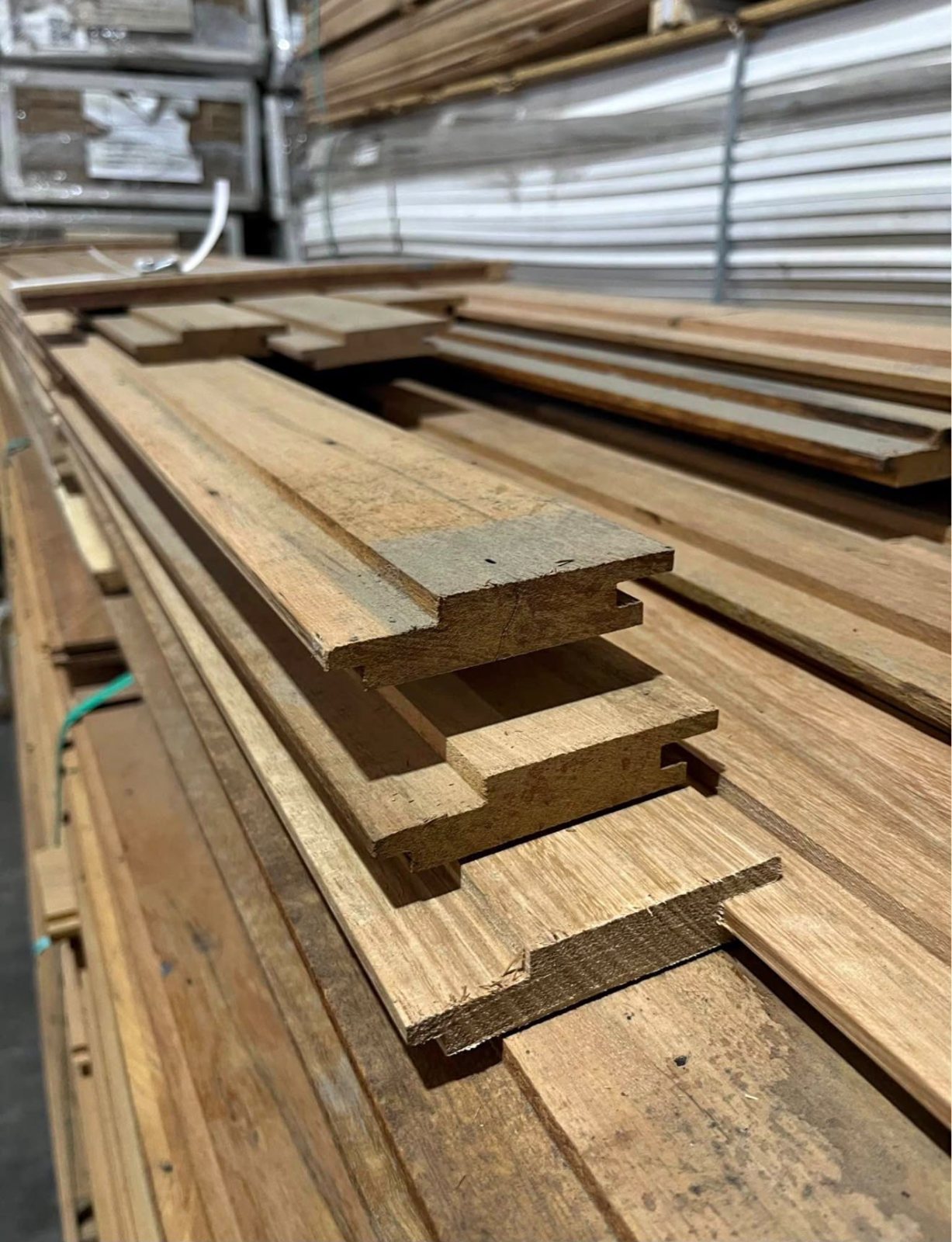 80x19mm Tasmanian Oak Shiplap Cladding